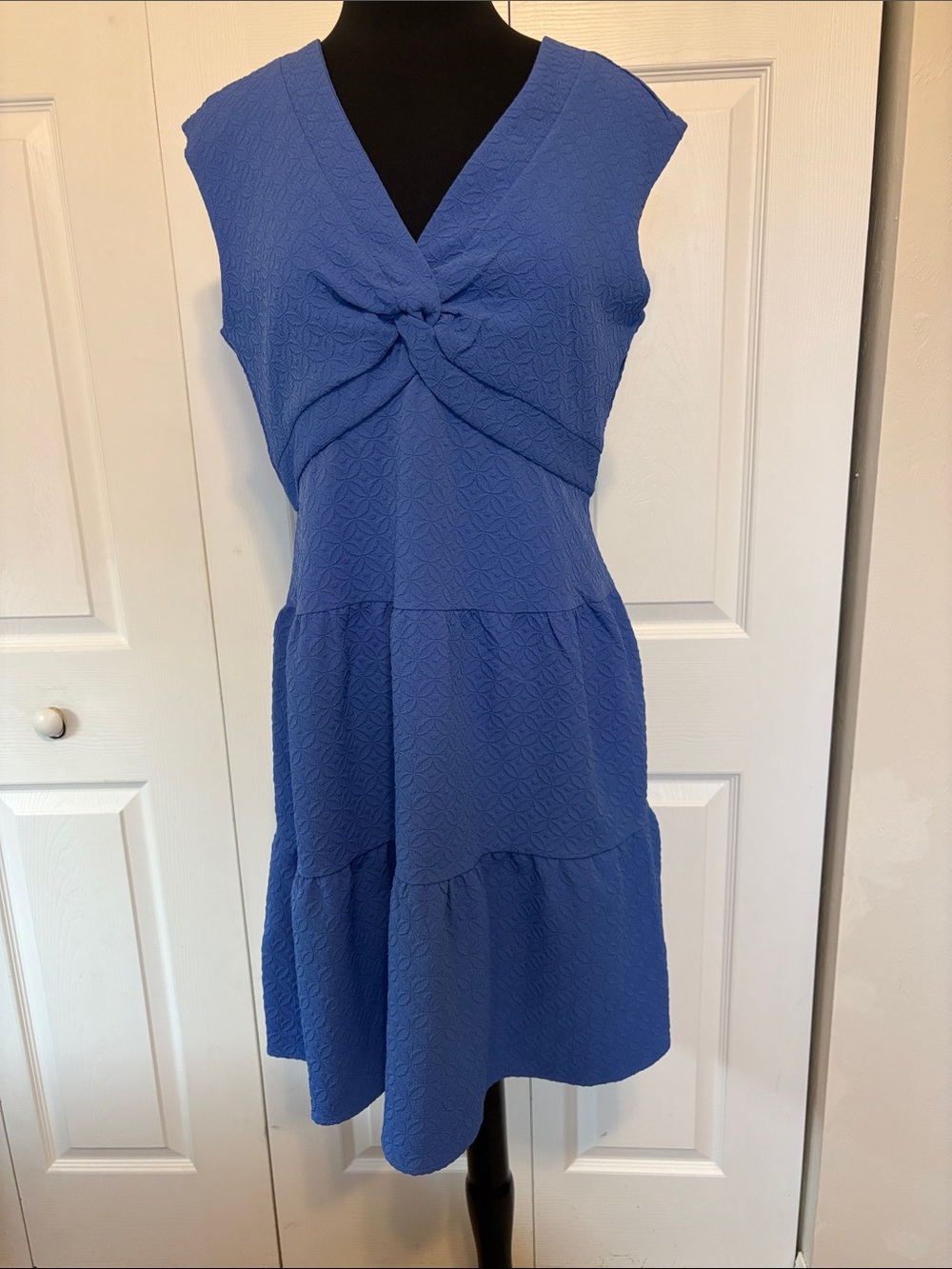 NWT Tommy Hilfiger Blue Textured Twist Front Tiered Dress - Size 10.